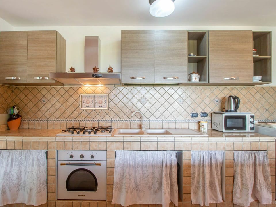 Brown, Cabinetry, Countertop, Property, White, Building, Kitchen Stove, Laundry Room, Kitchen, Wood