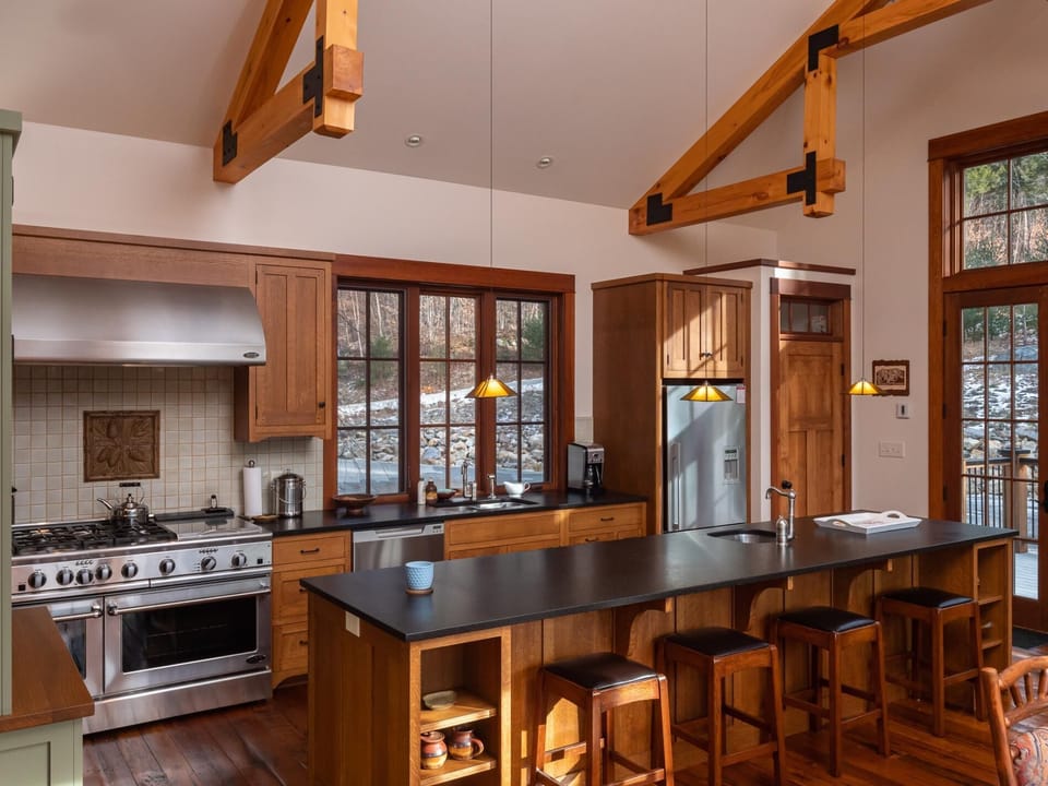 Headwall at The Peaks- Amazing Outdoor Living Room W/Sauna  Hot Tub (798)