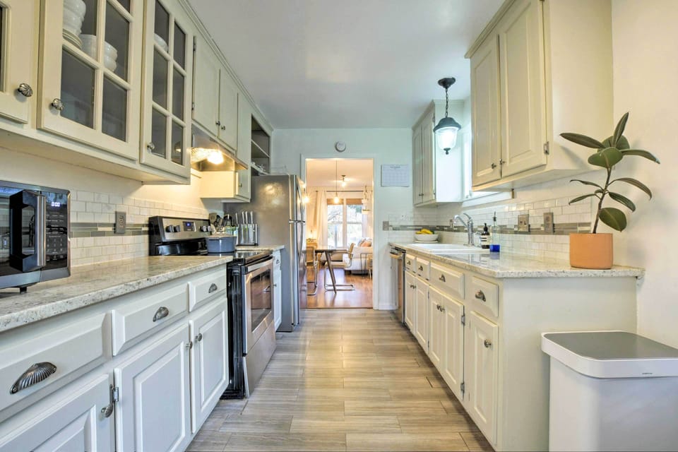 Kitchen | Coffee Maker | Blender | Toaster