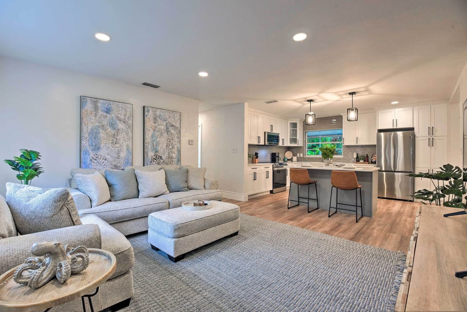 Interior | Open Floor Plan | Free WiFi