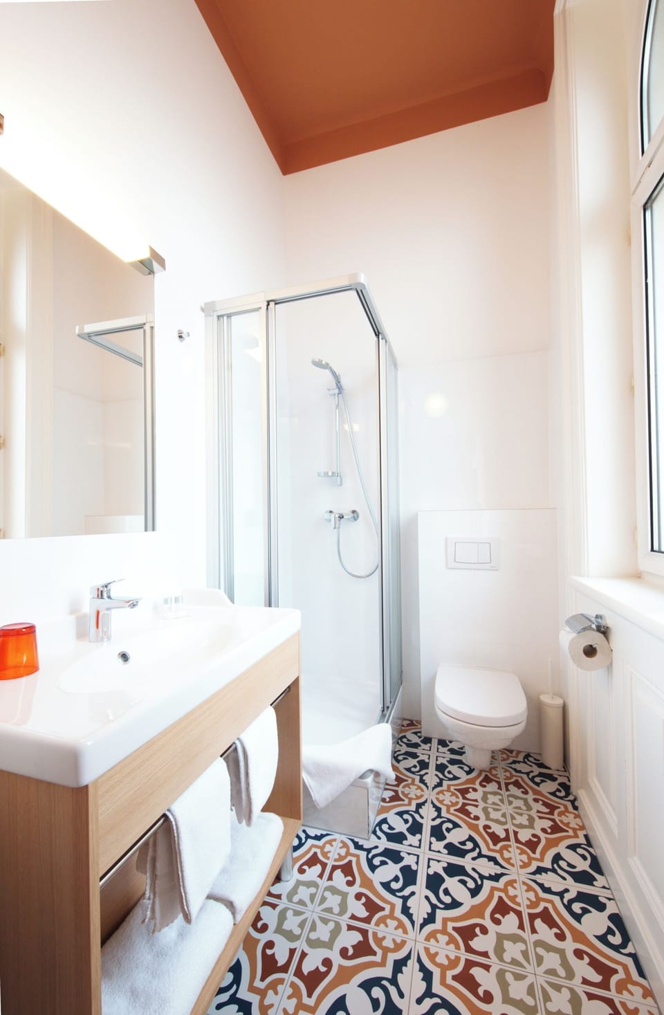 Standard Single Room | Bathroom | Free toiletries, hair dryer, towels, soap