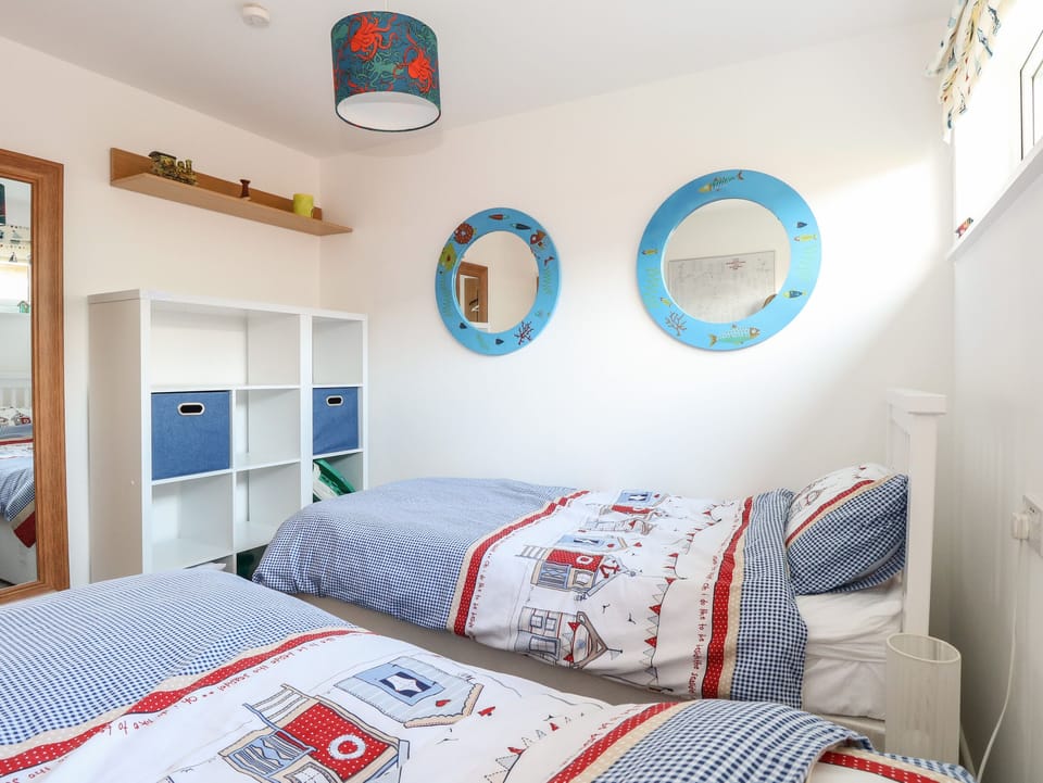 Cottage | 2 bedrooms, individually decorated, individually furnished, free WiFi