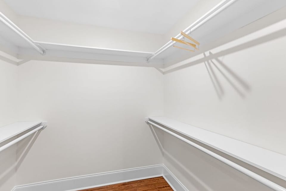 Master bed room - Walk in closet for your storage