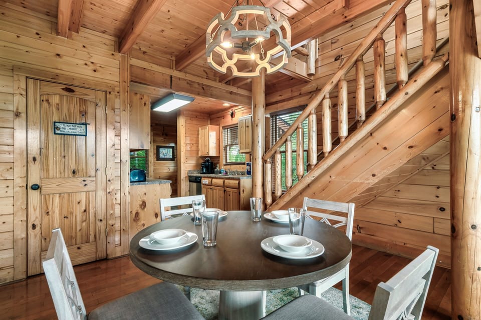 Set for 4, enjoy the many options for food in the city or come relax at home