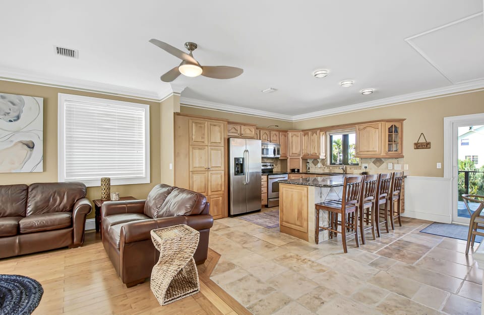 Second floor: Family Room, Kitchen Dinner area