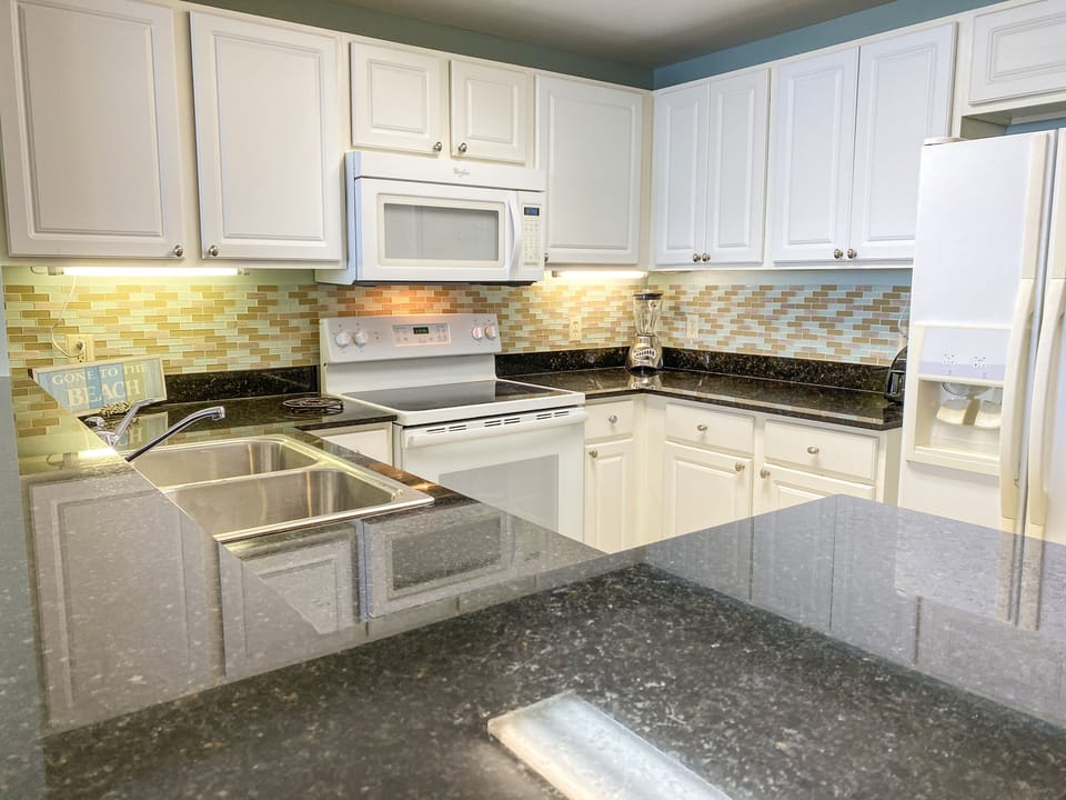 Fully furnished kitchen 