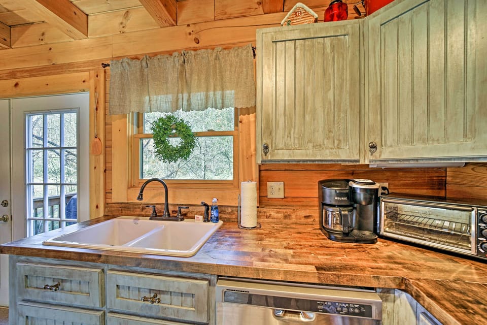 Kitchen | Dishware/Flatware