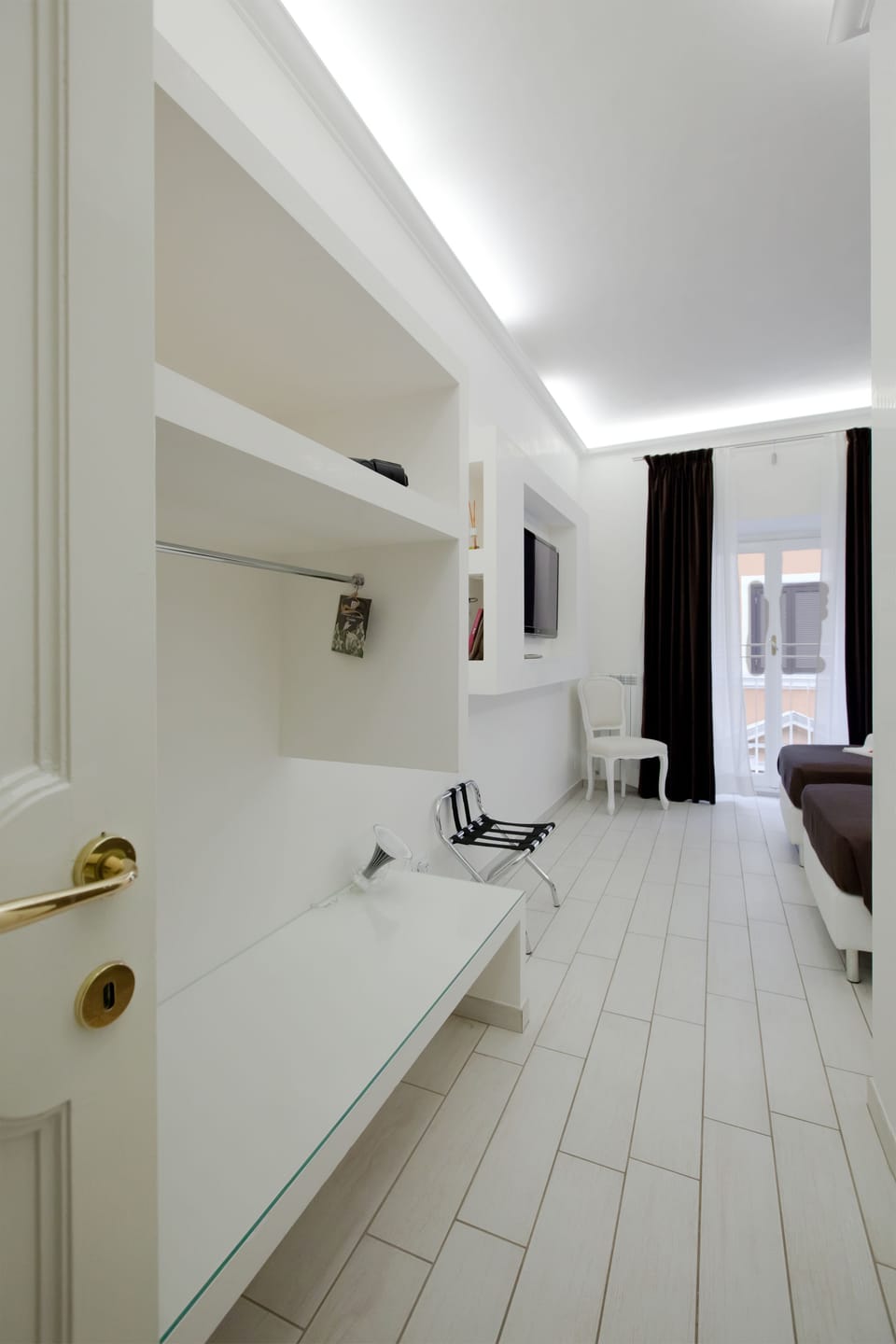 Deluxe Double Room | Minibar, in-room safe, soundproofing, iron/ironing board