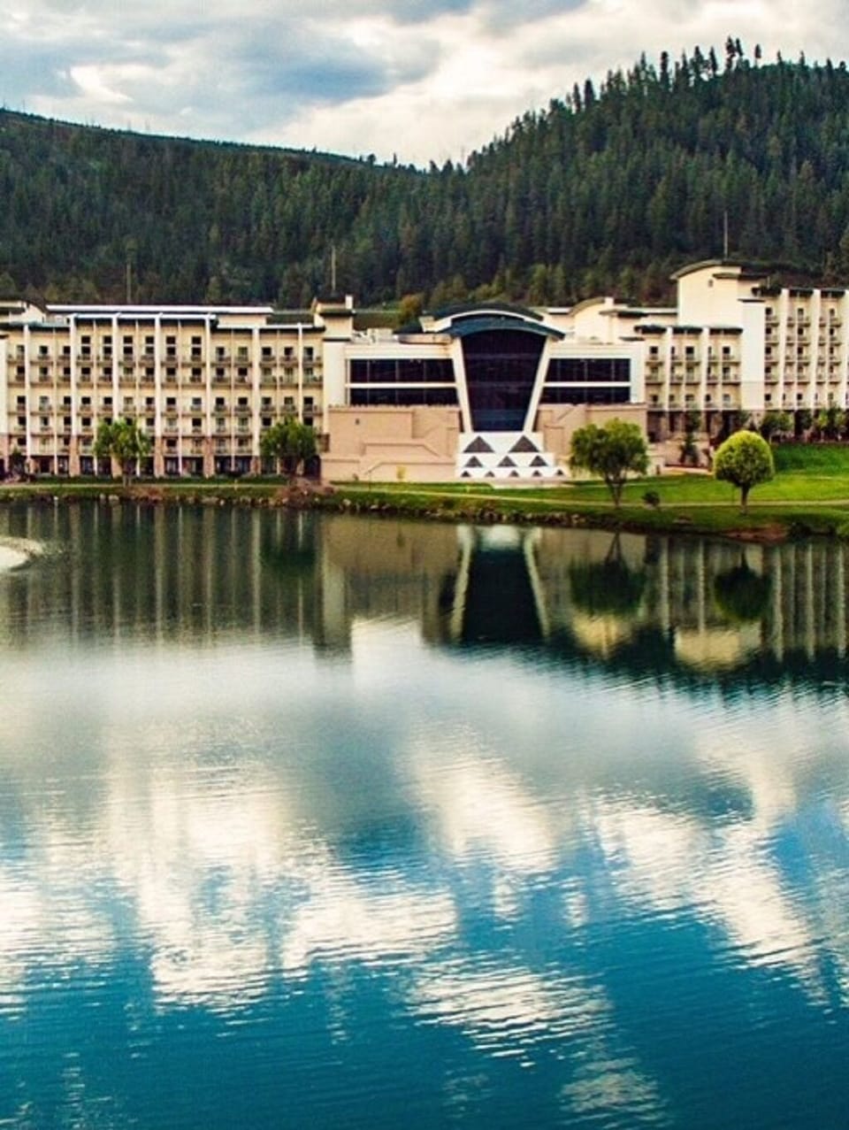 Inn of the Mountain Gods Resort/Casino (10-15 min. drive from condo)