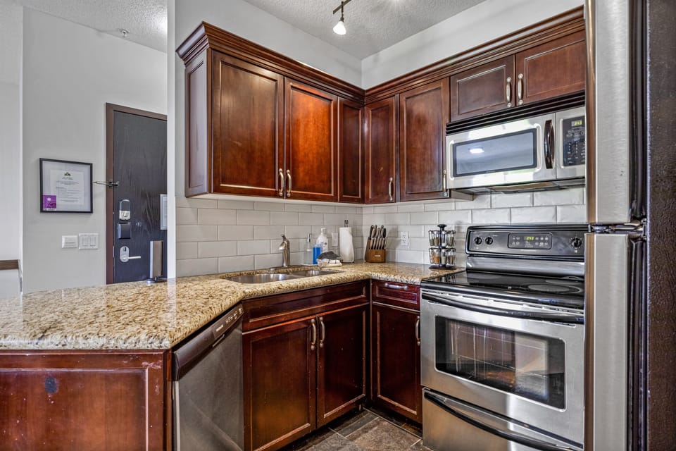 Full Kitchen