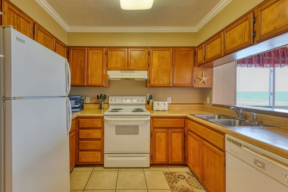Sea Oaks 107