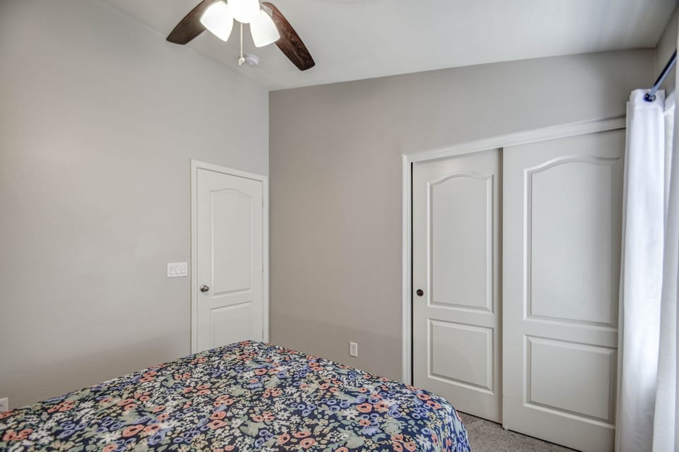 Bedroom 3 with Queen bed