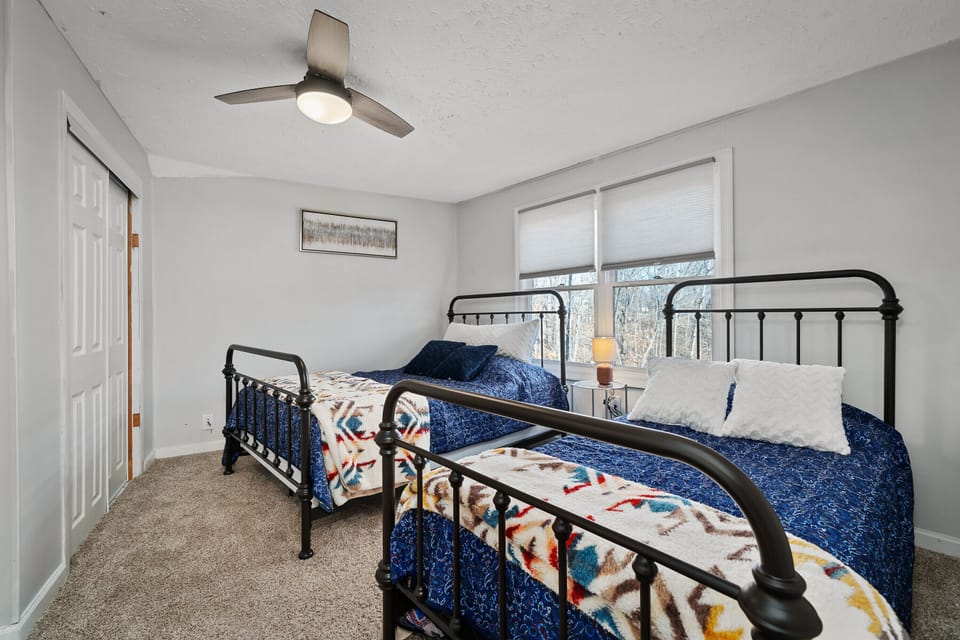 Full bed and twin bed