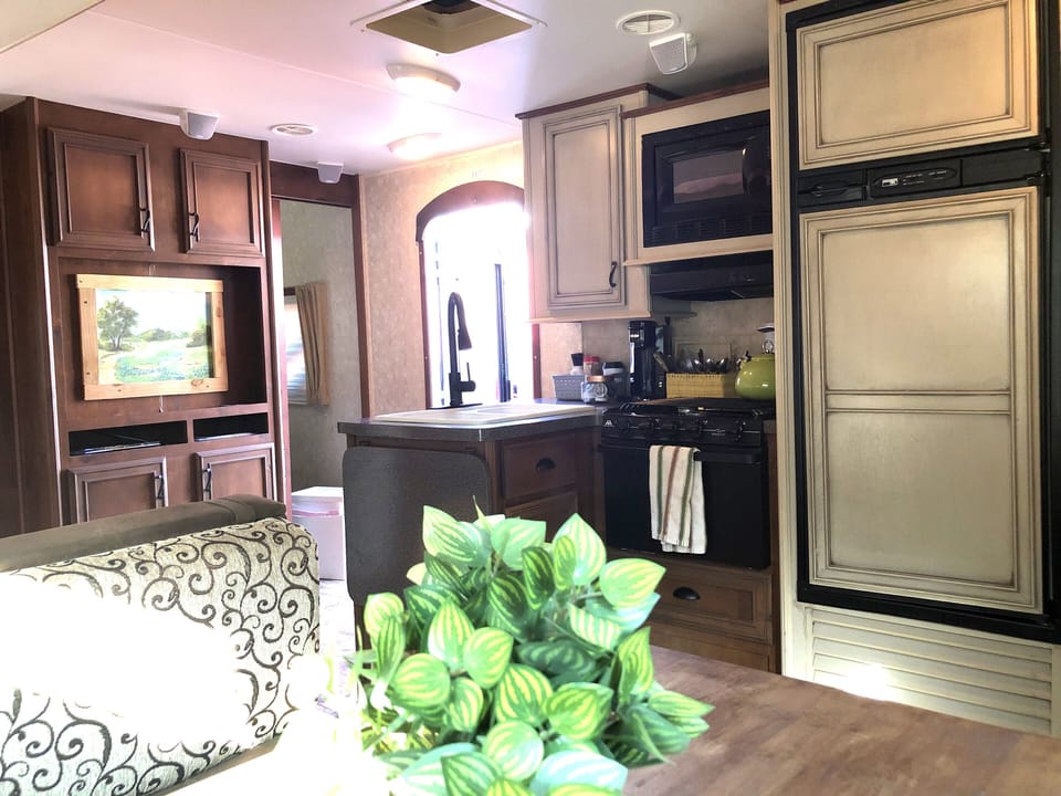 Full kitchen with banquette dining