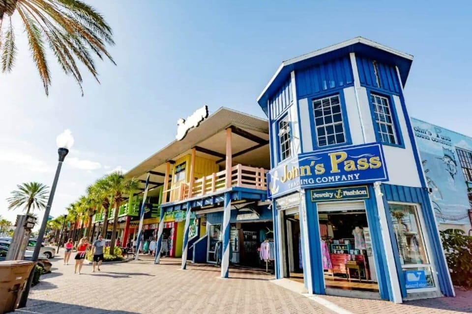 Shopping at John's Pass