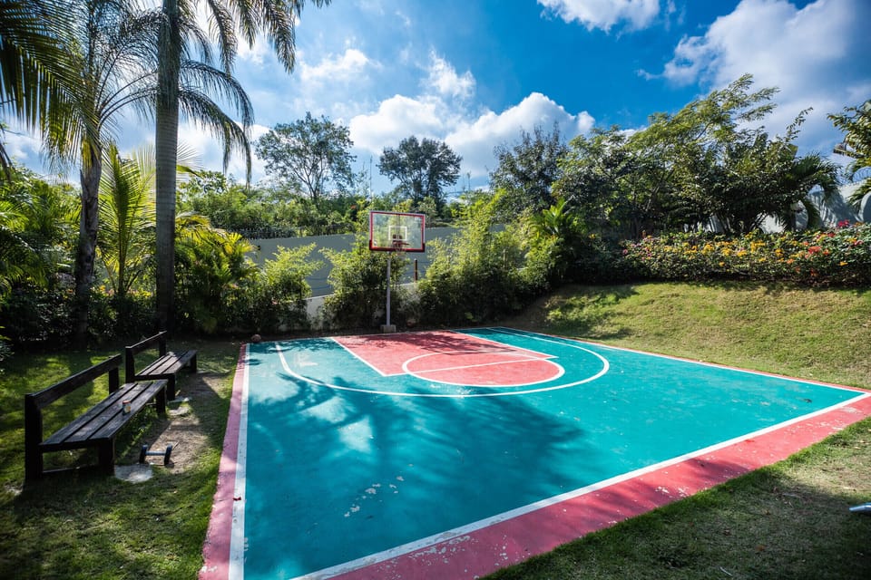 Sport court