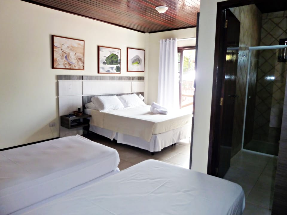 Room | Minibar, in-room safe, desk, blackout drapes