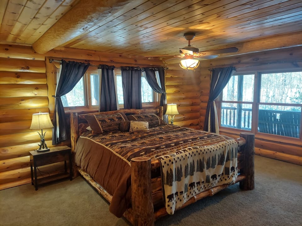 Master Bedroom - King bed