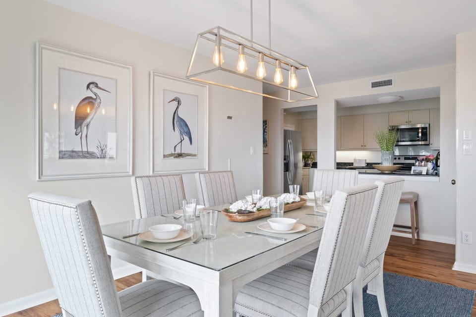 Dining Area - close to Kitchen