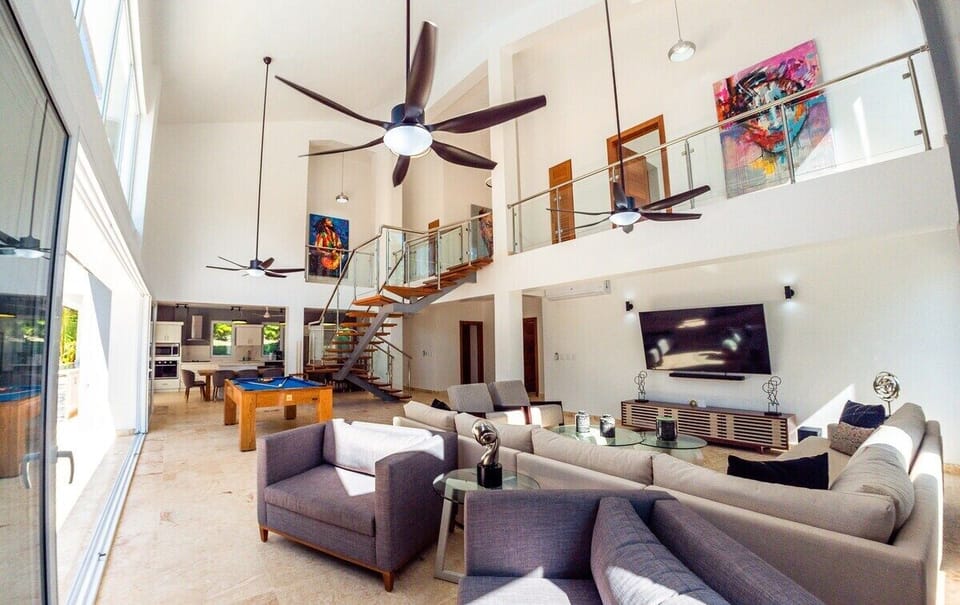 Open Living area with 20+ foot ceiling