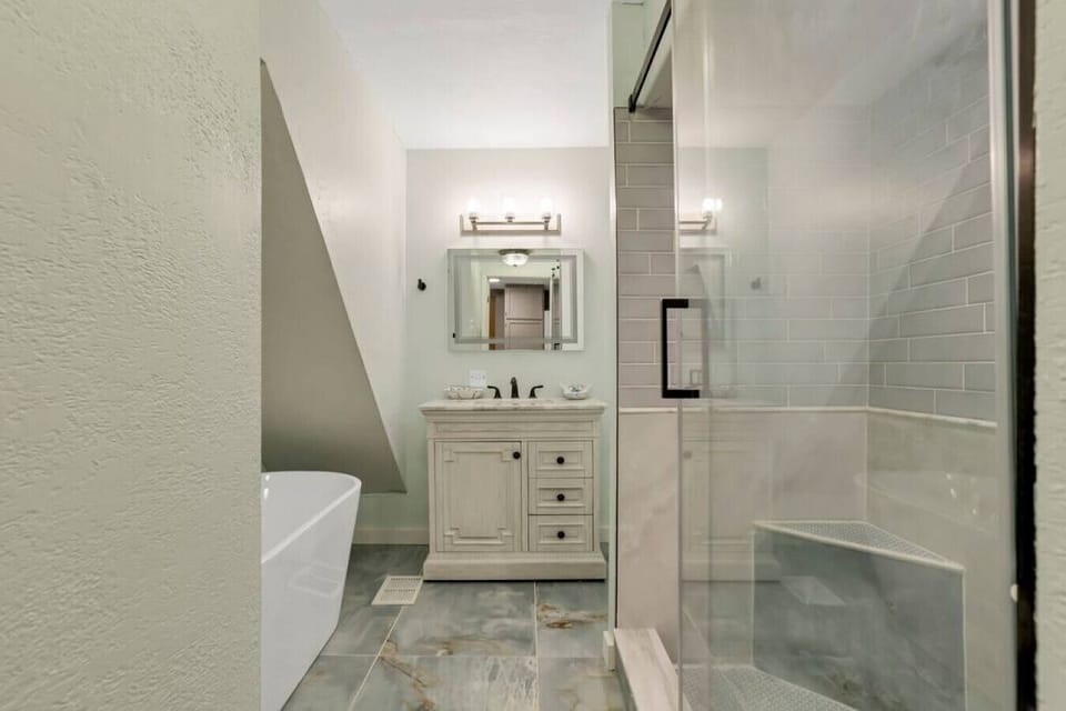 1st floor bathroom