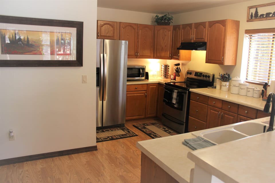 Fully Stocked Kitchen