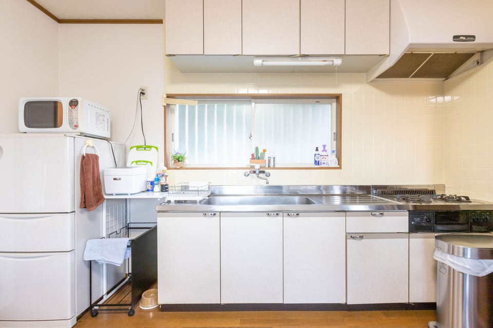 Fridge, microwave, stovetop, rice cooker