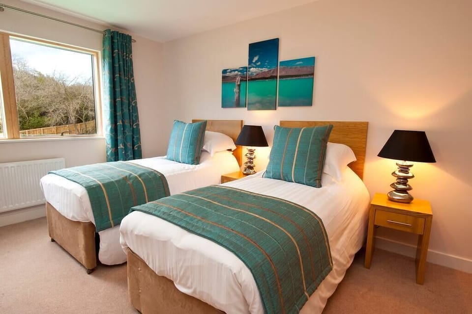 Twin Bedroom