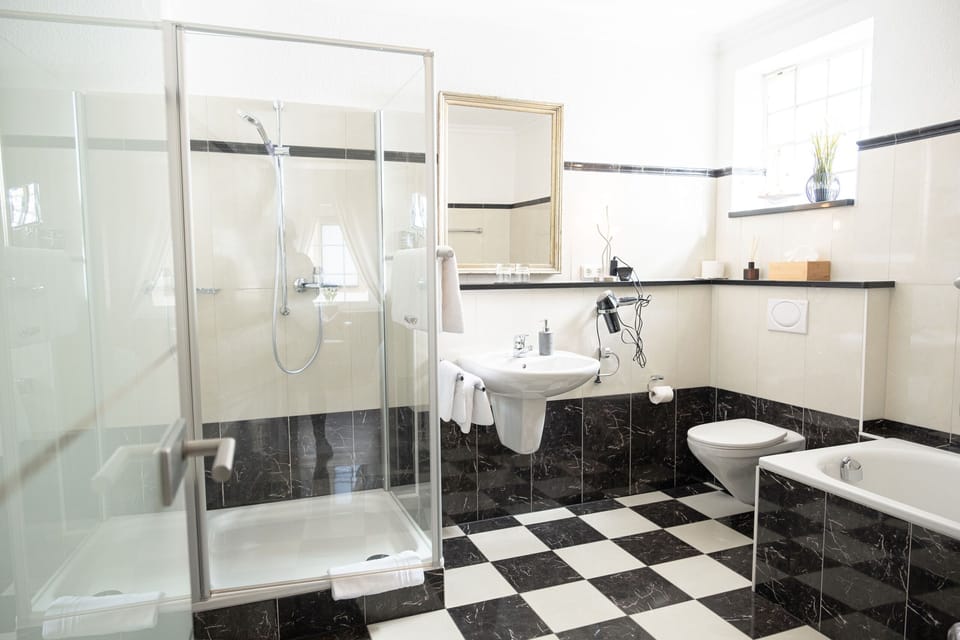 Deluxe Double Room, Private Bathroom, City View (Doppelzimmer) | Room amenity