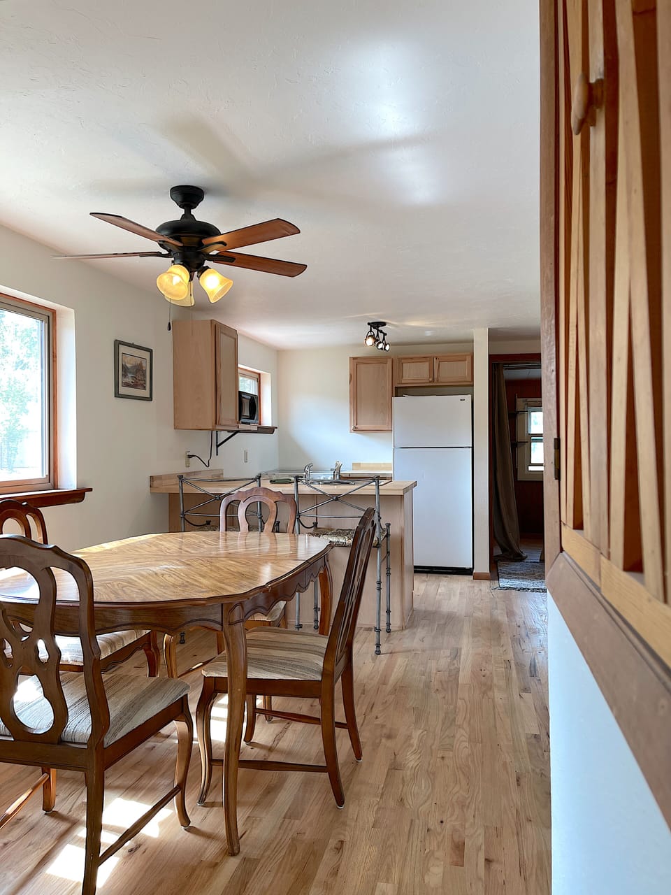 Bright, Cheerful Dining Area