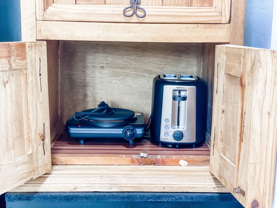 Unit B: Kitchenette