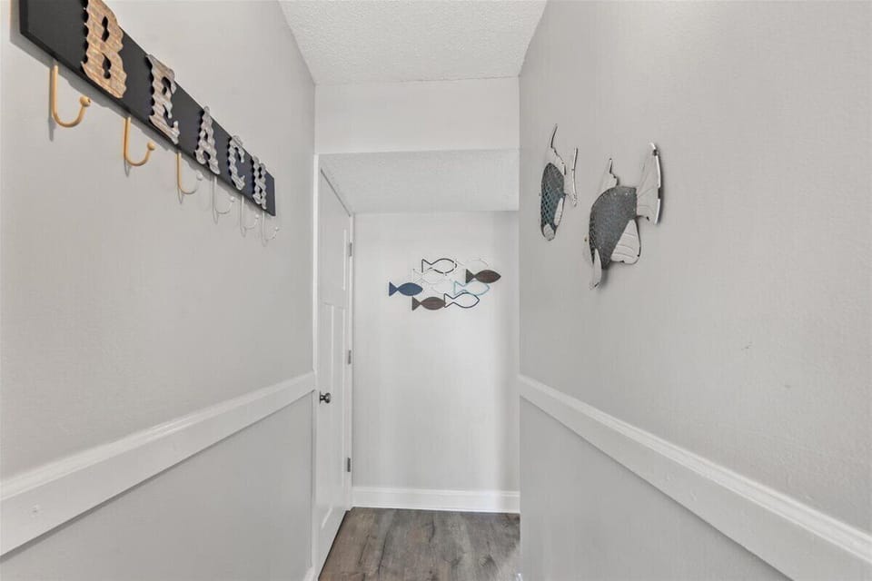 Updated paint, flooring and decor throughout.