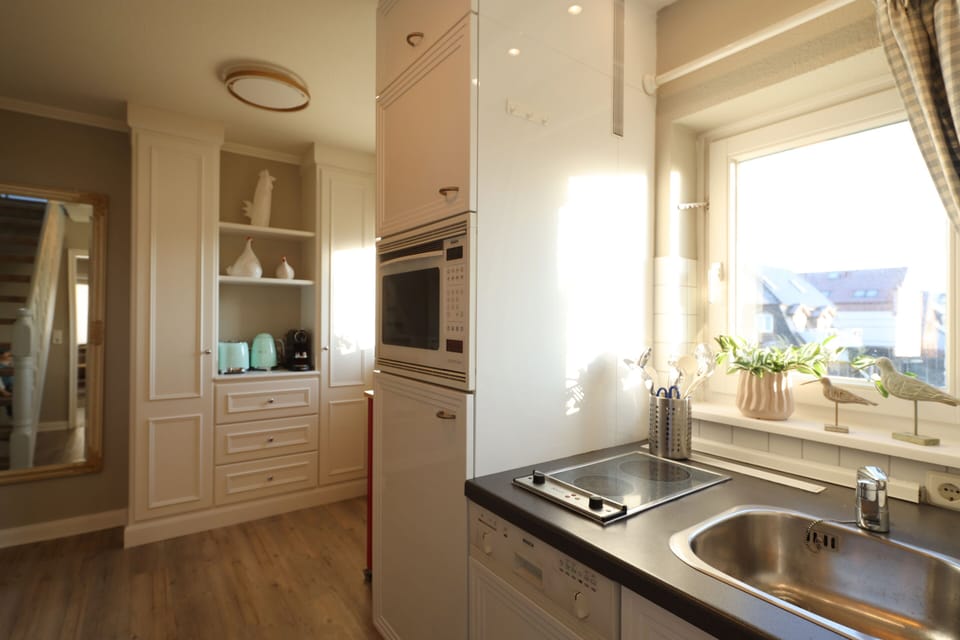 Exclusive Apartment, Private Bathroom | Shared kitchen