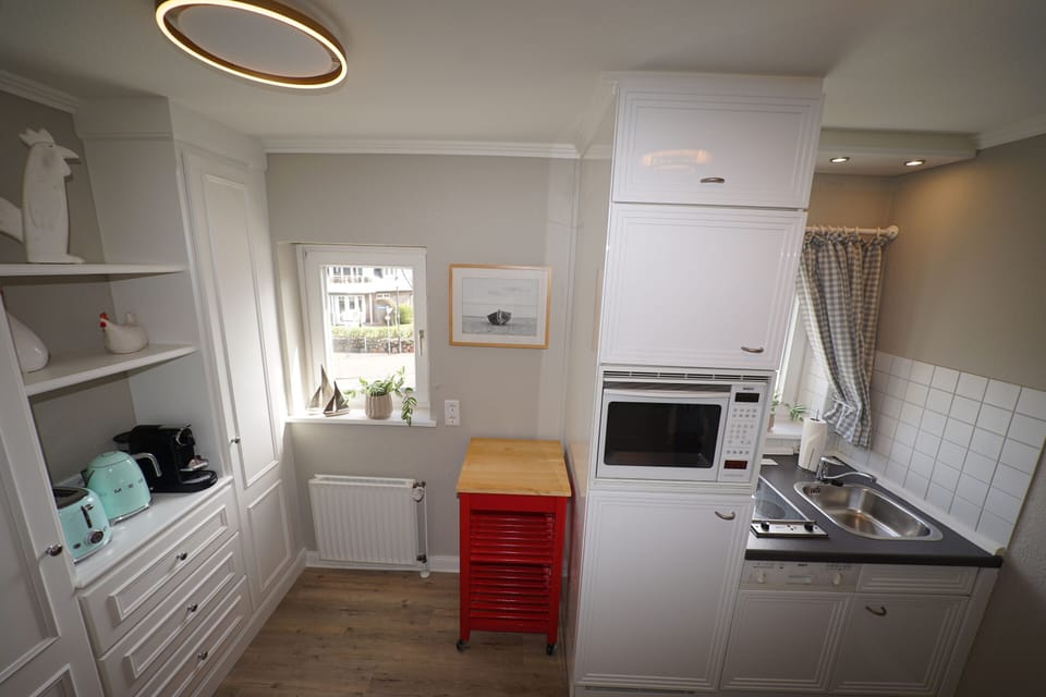 Exclusive Apartment, Private Bathroom | Shared kitchen