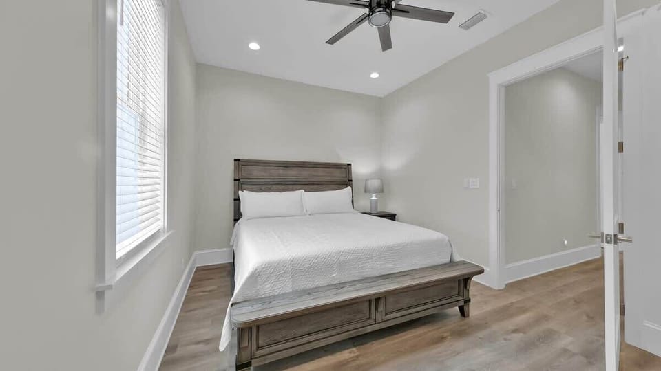 3rd Floor King Suite with Private Bath