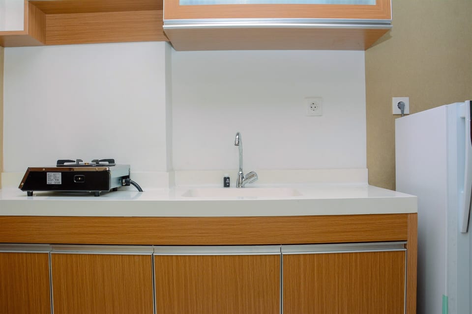 Room | Private kitchen | Fridge, stovetop, cookware/dishes/utensils