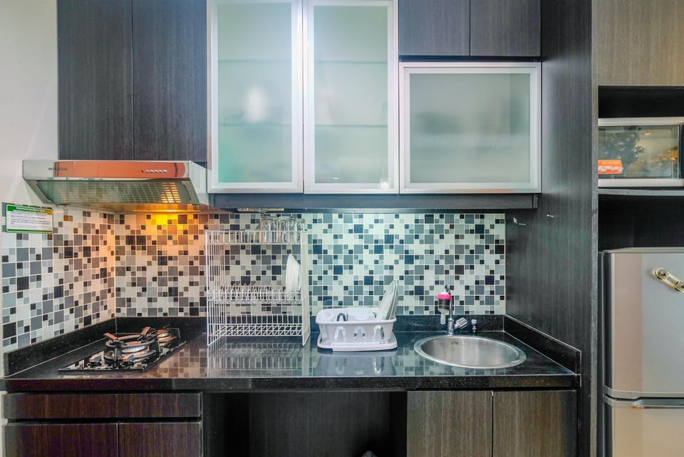 Room | Private kitchen | Fridge, stovetop, cookware/dishes/utensils