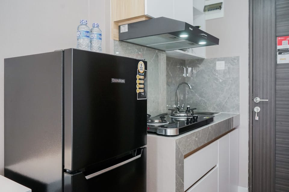 Room | Private kitchen | Fridge, stovetop, cookware/dishes/utensils