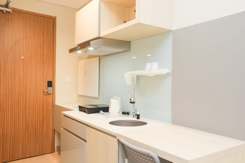 Room | Private kitchen | Fridge, stovetop, cookware/dishes/utensils