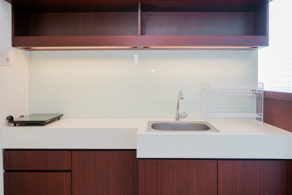 Room | Private kitchen | Fridge, stovetop, cookware/dishes/utensils