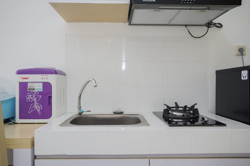 Room | Private kitchen | Fridge, stovetop, cookware/dishes/utensils