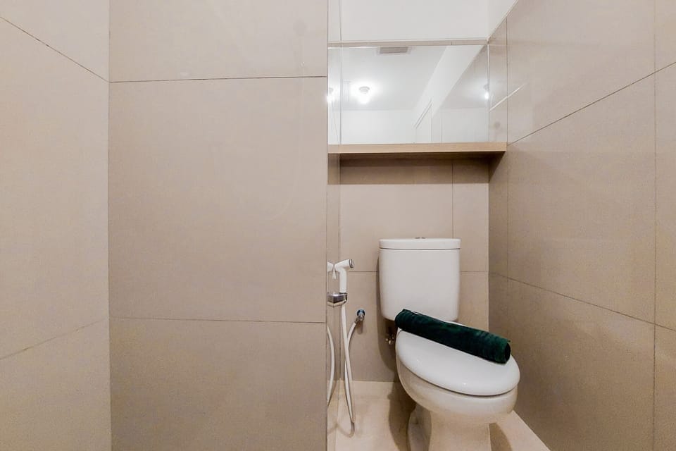 Room | Bathroom | Shower, free toiletries, towels