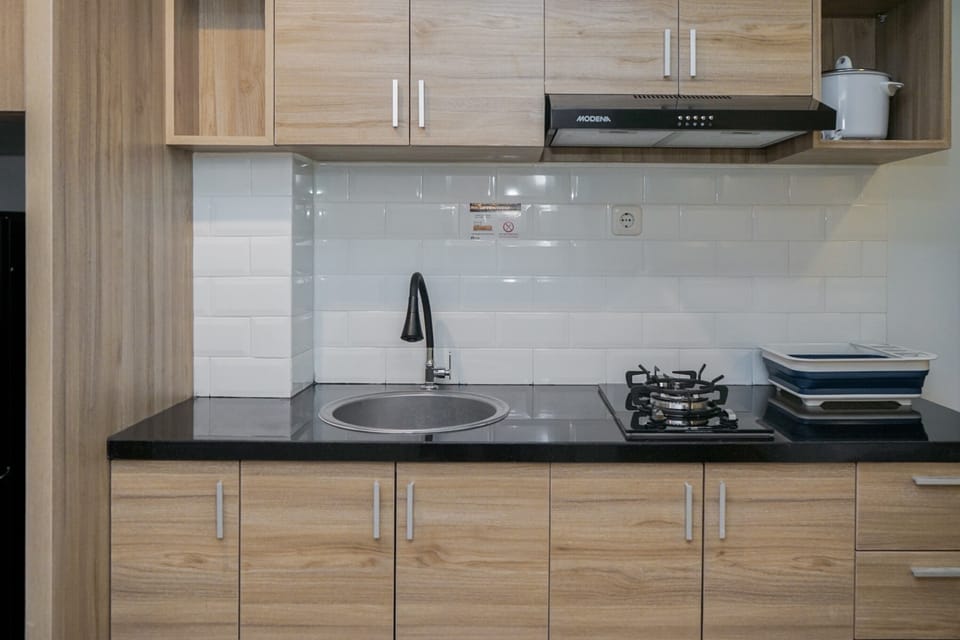 Room | Private kitchen | Fridge, stovetop, cookware/dishes/utensils
