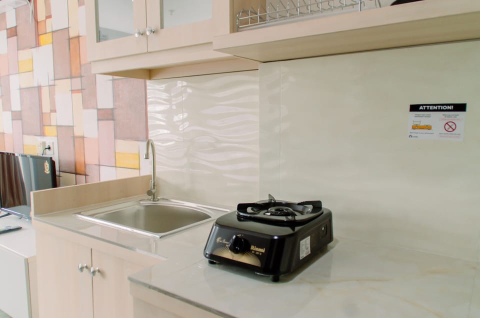 Fridge, stovetop, cookware/dishes/utensils
