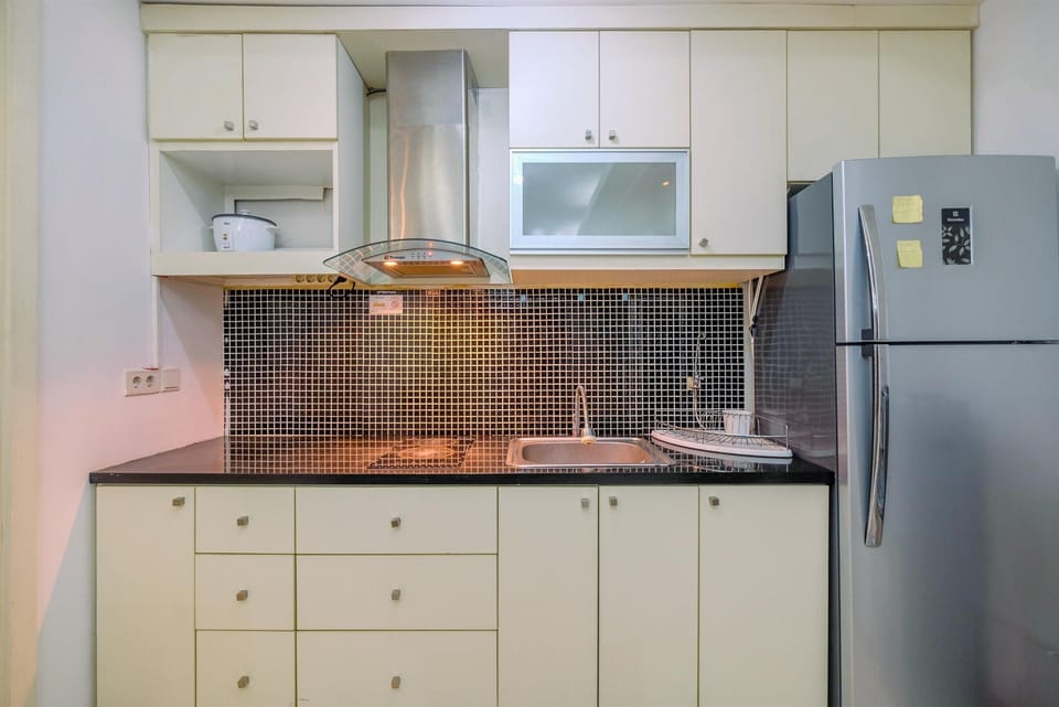Room | Private kitchen | Fridge, stovetop, cookware/dishes/utensils