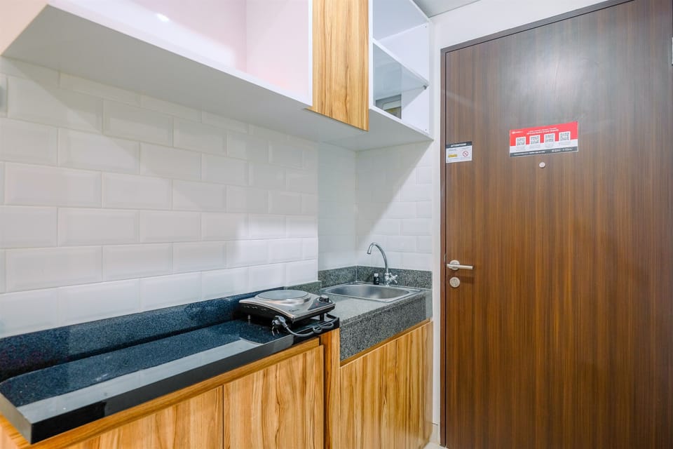 Fridge, stovetop, cookware/dishes/utensils