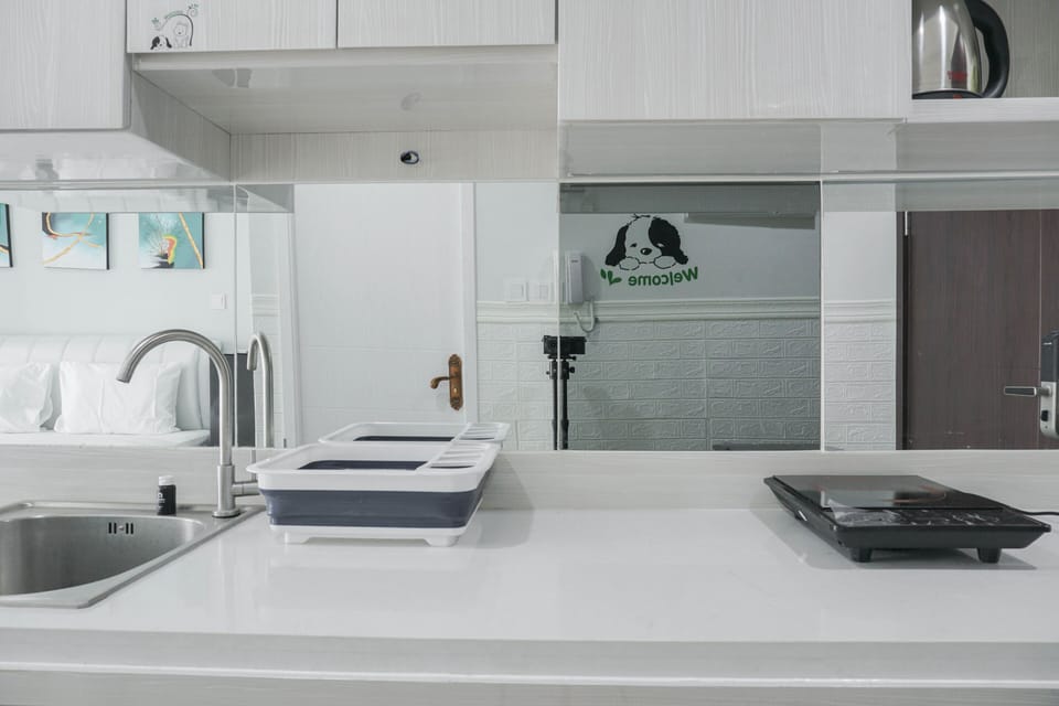 Standard Room | Private kitchen | Fridge, stovetop, electric kettle, cookware/dishes/utensils