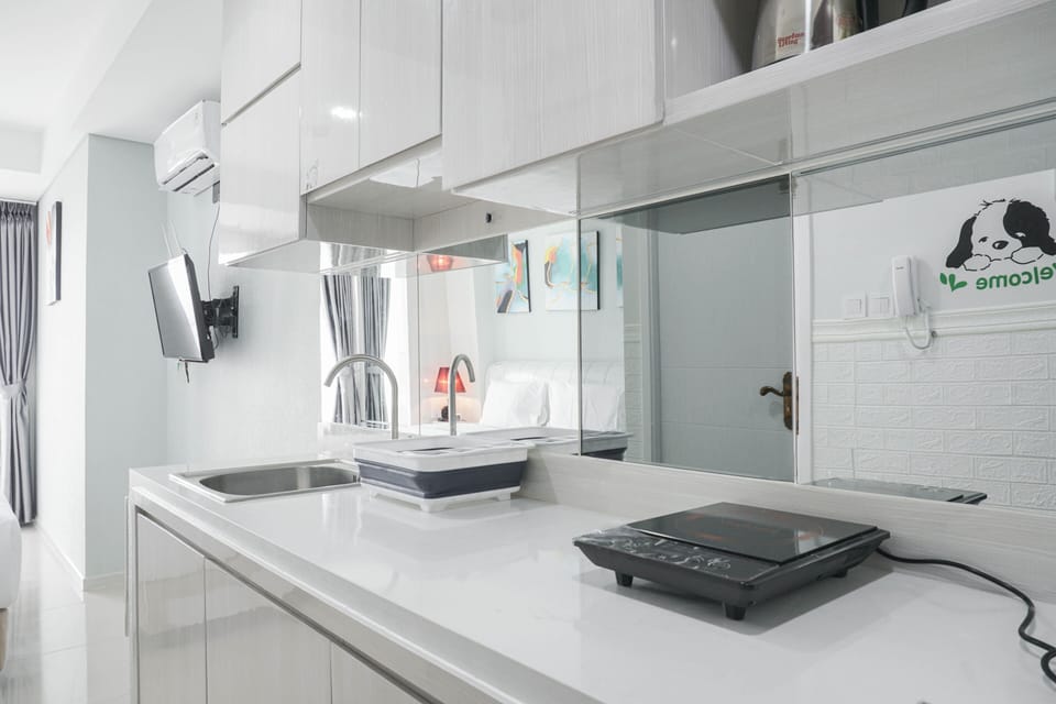 Standard Room | Private kitchen | Fridge, stovetop, electric kettle, cookware/dishes/utensils