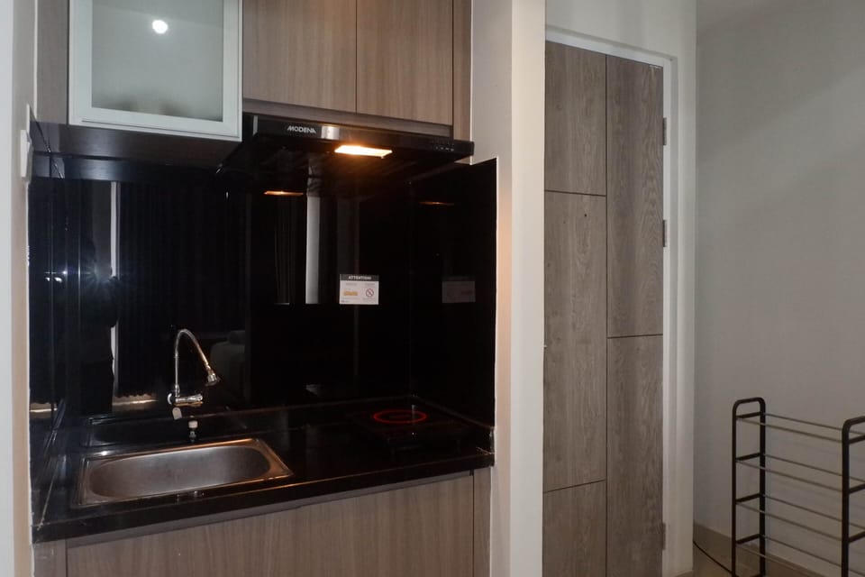 Fridge, stovetop, cookware/dishes/utensils