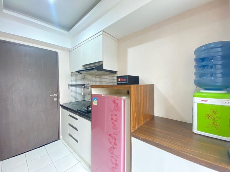 Fridge, stovetop, cookware/dishes/utensils